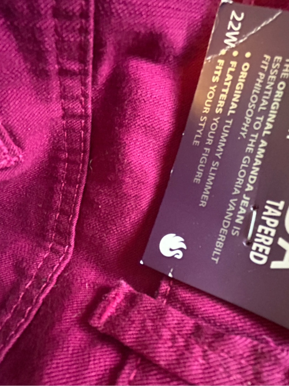 NWT Gloria Vanderbilt Tapered Pants in Berry - Picture 2 of 3